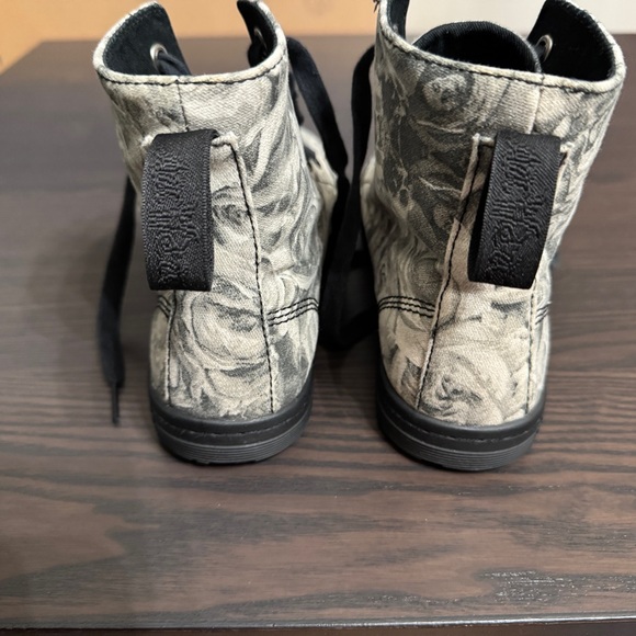 Dr. Martens Canvas Skull and Roses Print Hackney Boot Size EU 36/US 5 - Picture 5 of 6